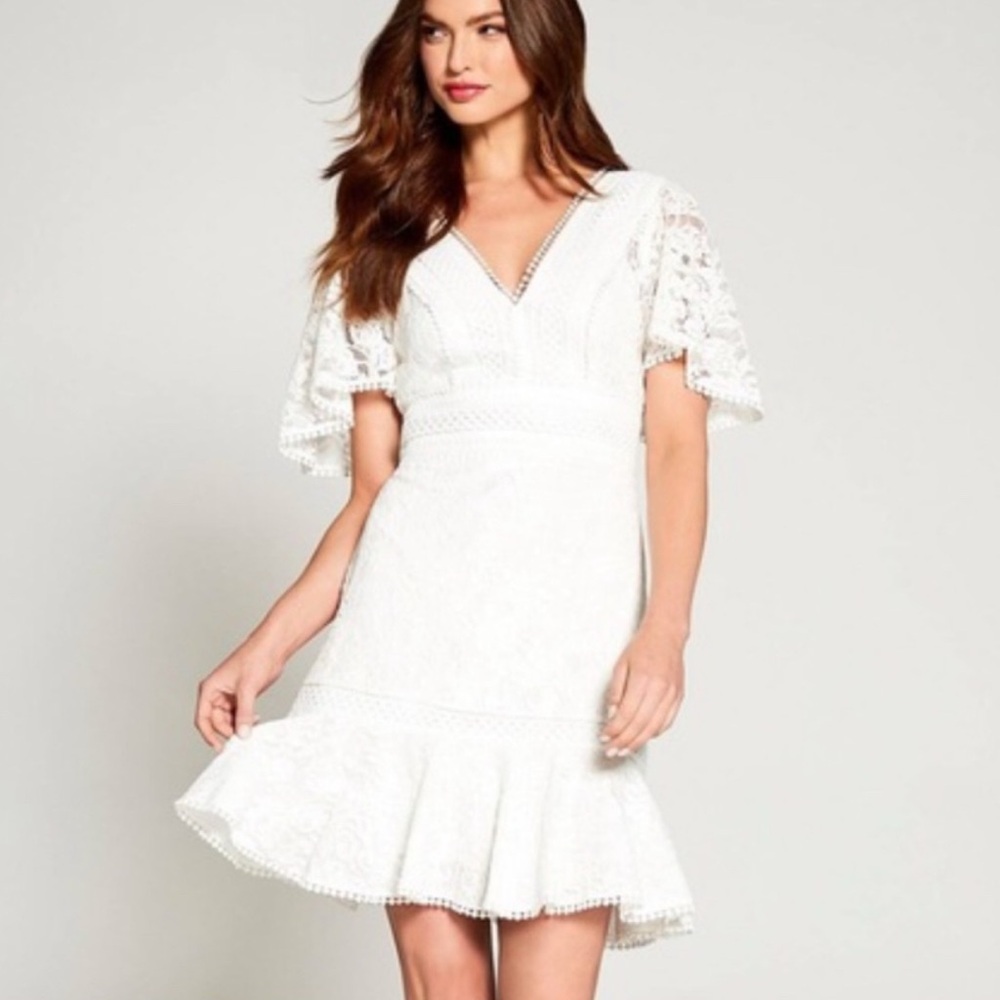 ELIZA J Lace Fit-And-Flare Dress White
Mixed-Lace Dress. Size 14